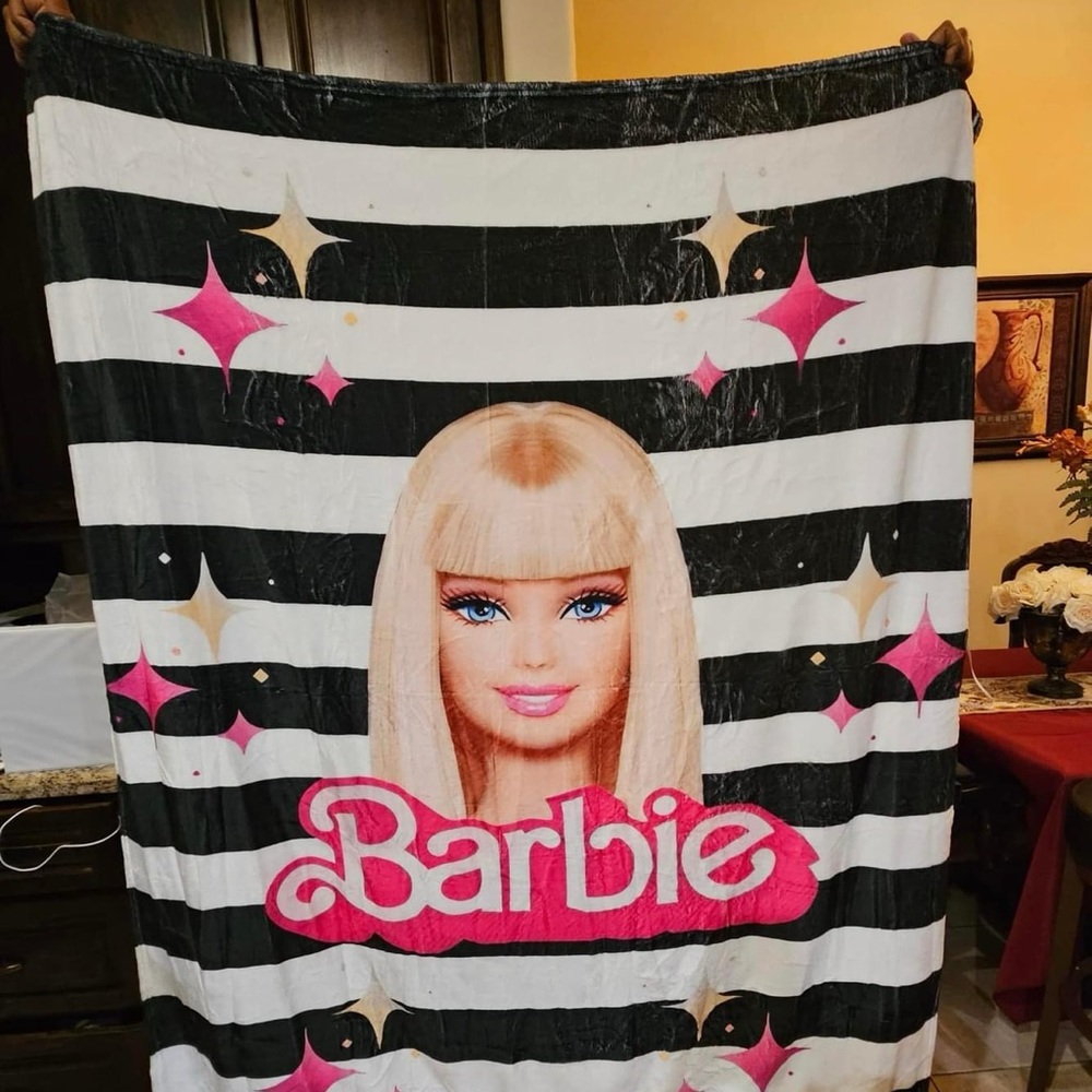 Barbie 50x60 inches throw blanket